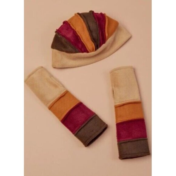 McCall's M8232 Knit Hat and Fingerless Gloves for Fleece Uncut Sewing Pattern Ne - Picture 5 of 6